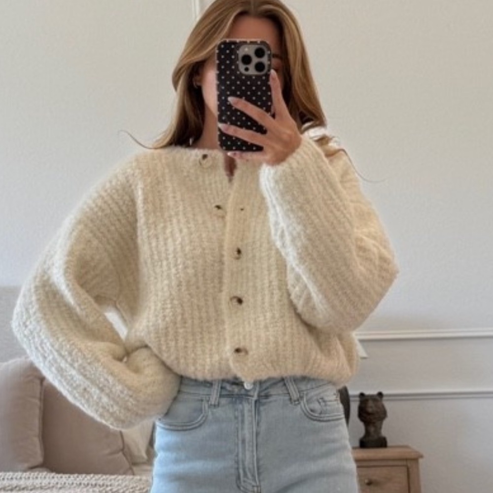 Womens cropped cardigan